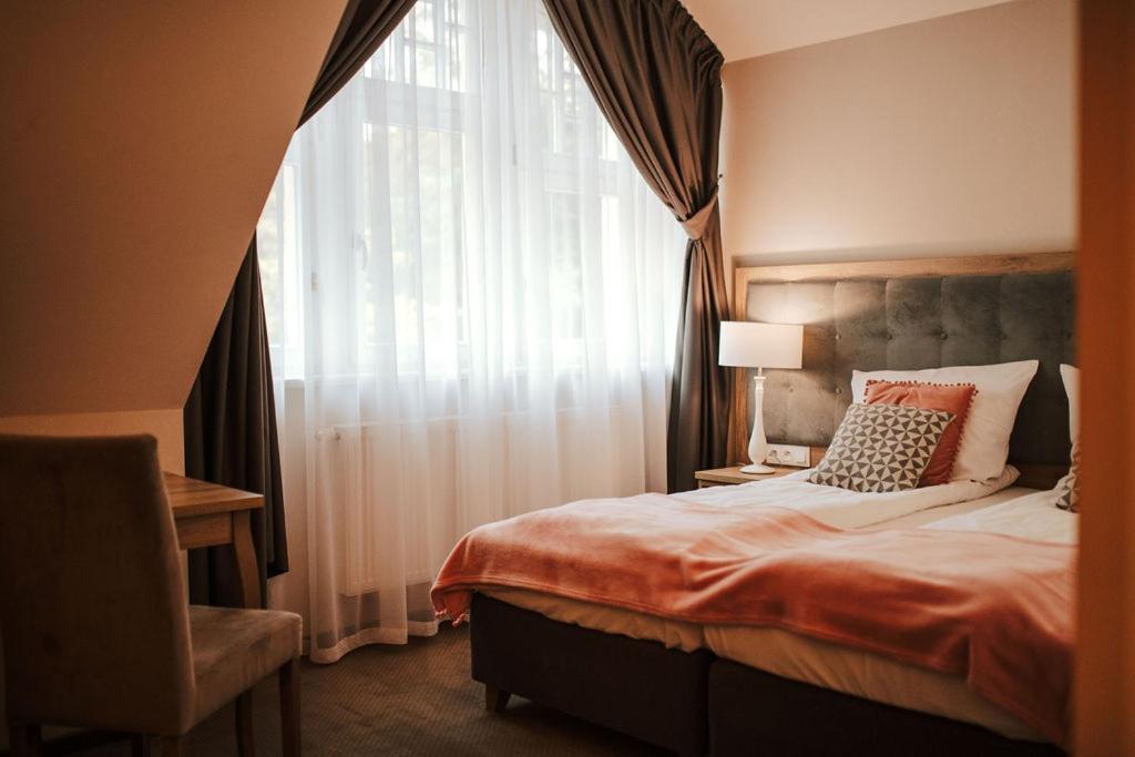 Hotel Debowy Biowellness & Spa Gory Sowie 别拉瓦 外观 照片