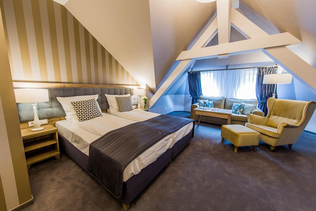 Hotel Debowy Biowellness & Spa Gory Sowie 别拉瓦 外观 照片