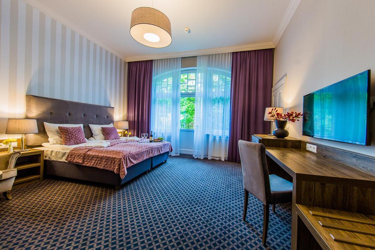 Hotel Debowy Biowellness & Spa Gory Sowie 别拉瓦 外观 照片